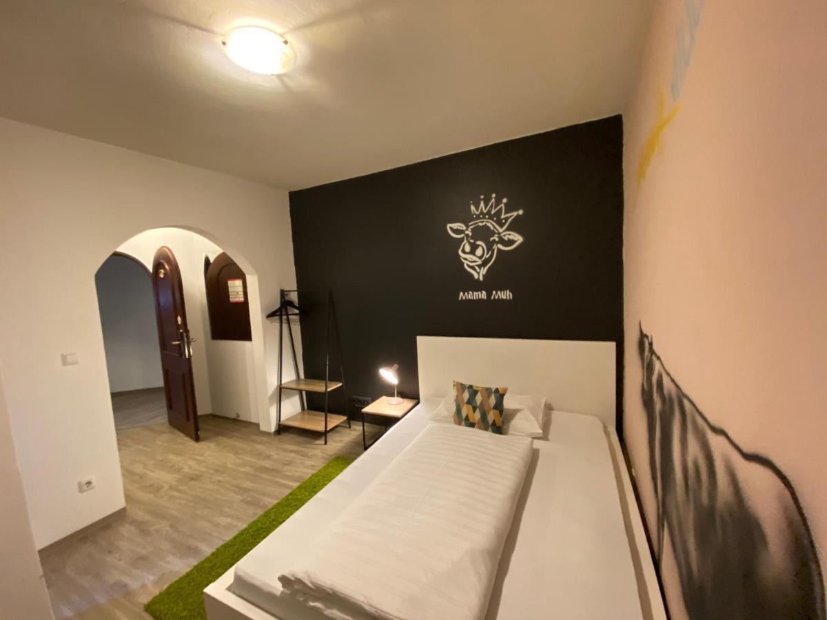 Mama Muh Hotel Linz Bagian luar foto
