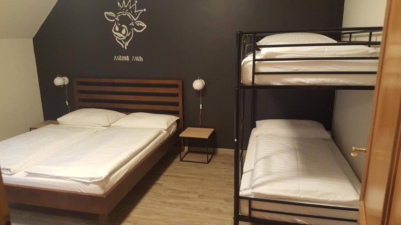 Mama Muh Hotel Linz Bagian luar foto