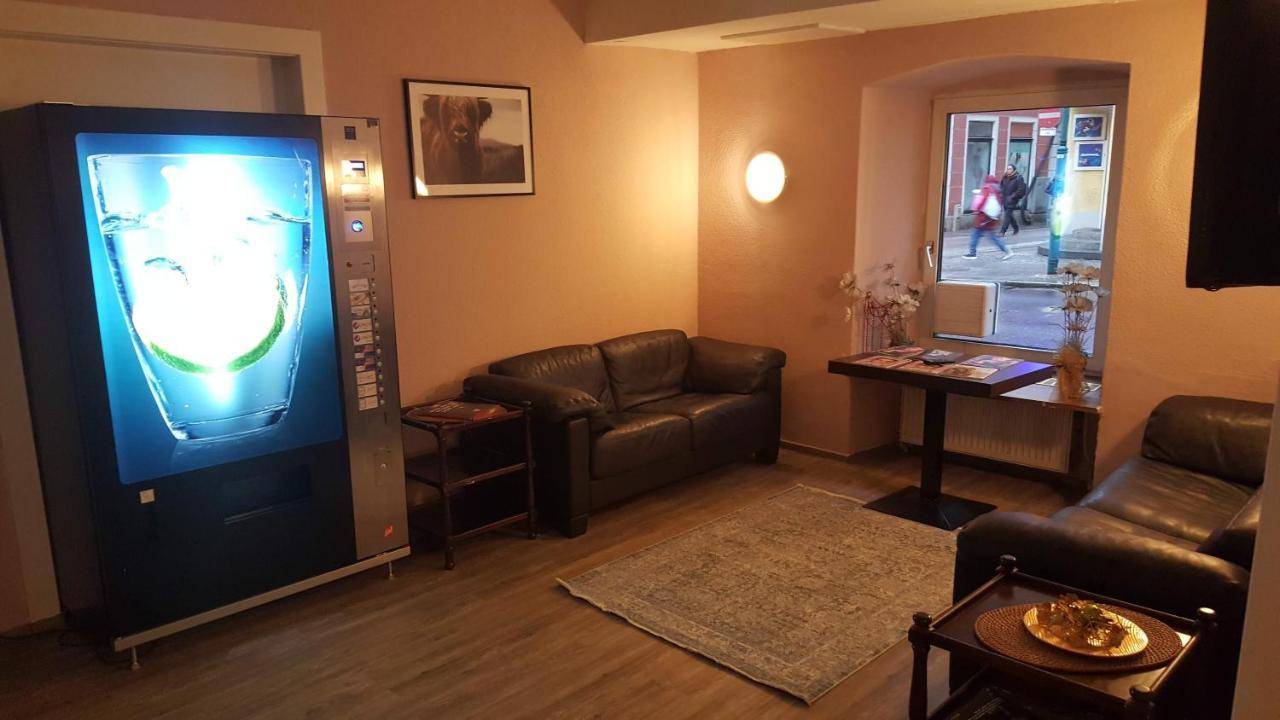 Mama Muh Hotel Linz Bagian luar foto
