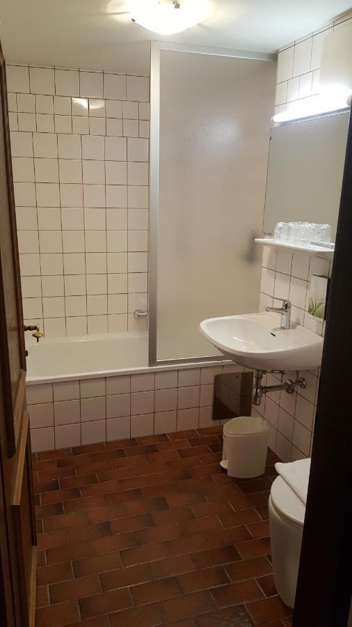 Mama Muh Hotel Linz Bagian luar foto