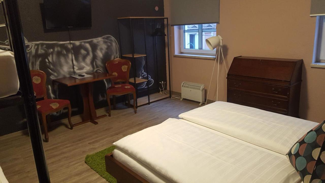 Mama Muh Hotel Linz Bagian luar foto