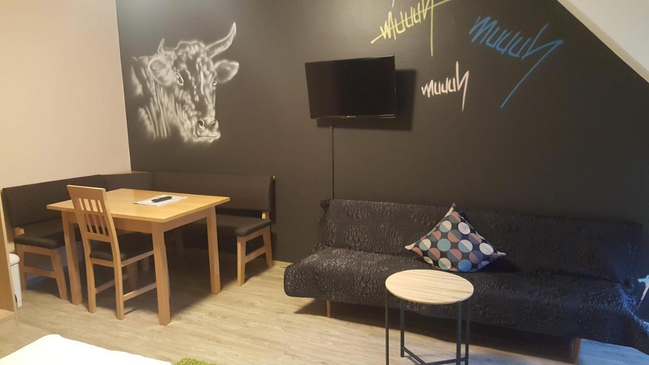 Mama Muh Hotel Linz Bagian luar foto