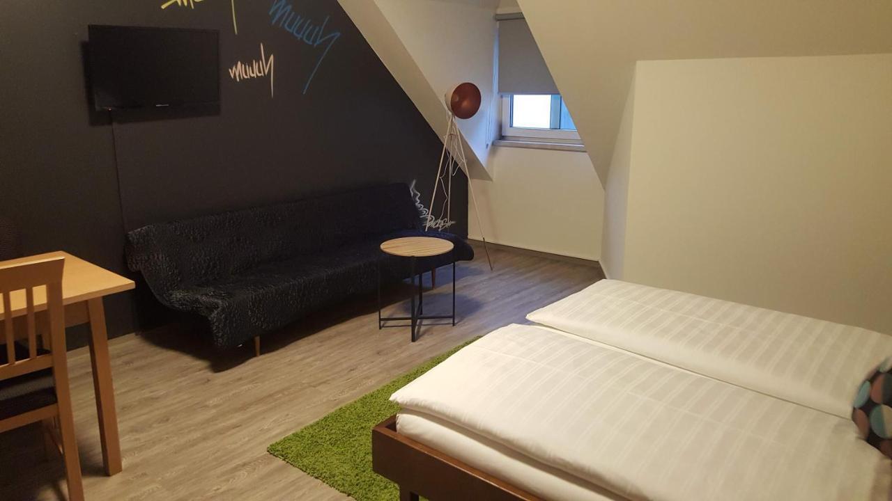 Mama Muh Hotel Linz Bagian luar foto