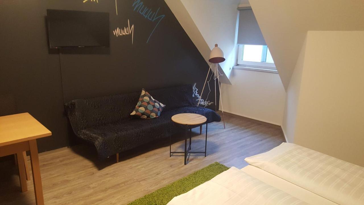 Mama Muh Hotel Linz Bagian luar foto